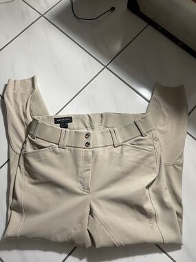 Ariat Cream Performance Equestrian Breeches with Kneepatch